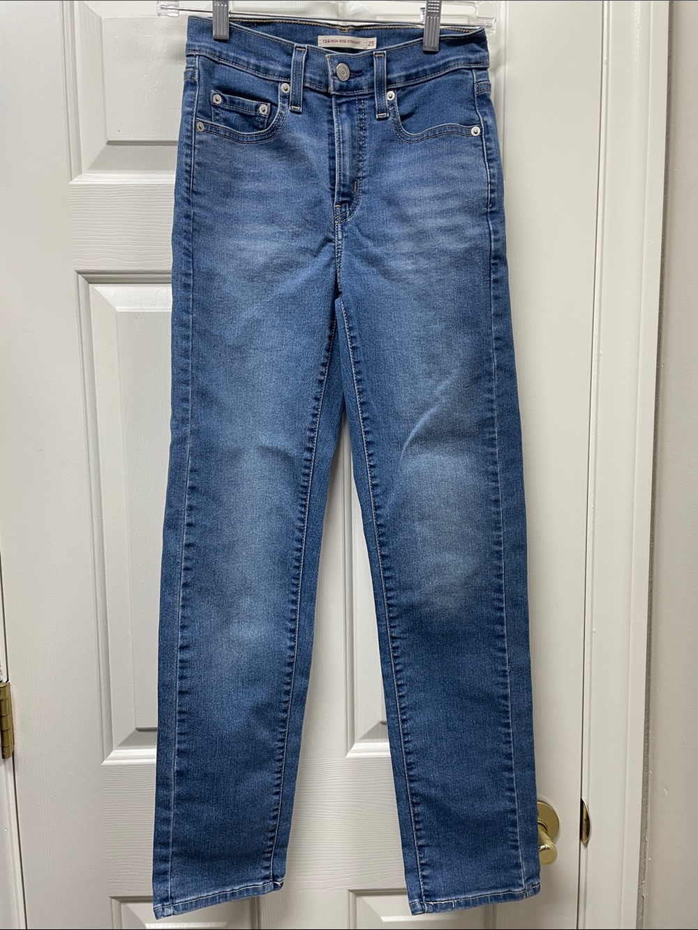 Levi's High Rise Straight Leg Jeans in Medium Blue Wash, W25 L30
